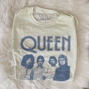Queen Tshirt💛